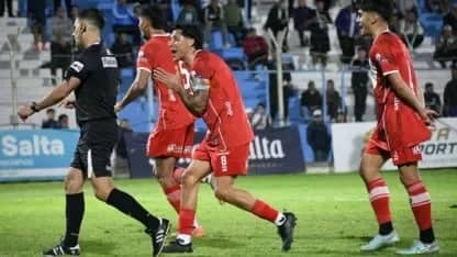 La fuerte sanción a Enzo Pérez tras su expulsión en la Primera Nacional - TyC Sports
