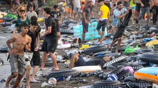 Al menos 27 muertos y desborde total en Ceuta: Pedro Sánchez acusó a "mafias que trafican con seres humanos"