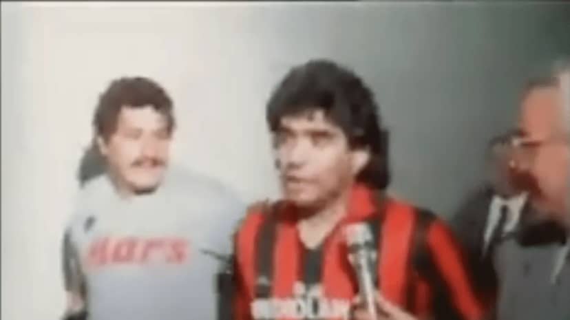 El video viral que recorre el mundo: cuando Maradona se rindió ante Franco Baresi - TyC Sports