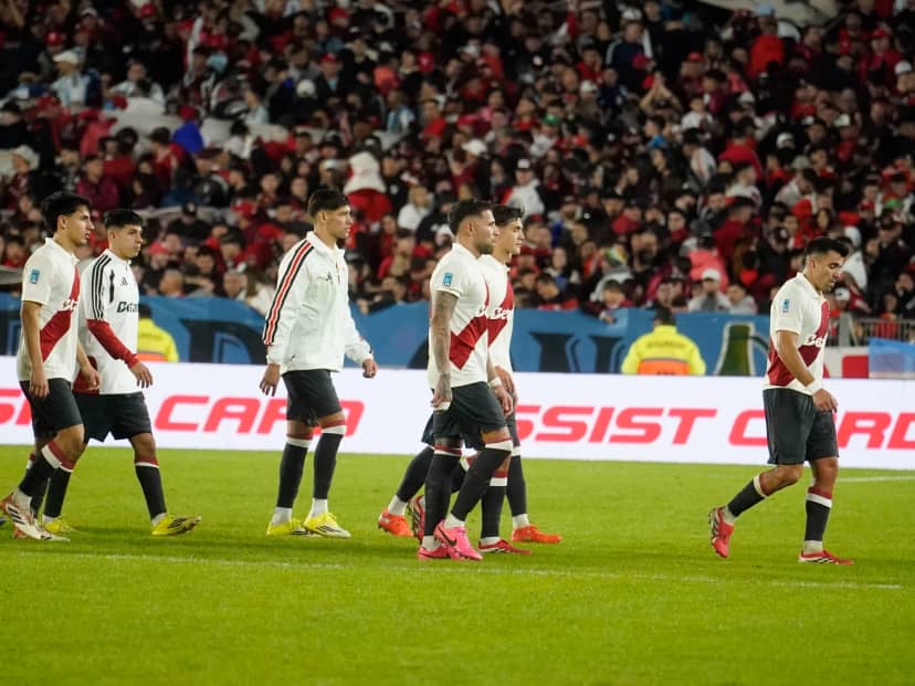 River golpeado: cronología de desaciertos que ya salpican a las tres patas del club