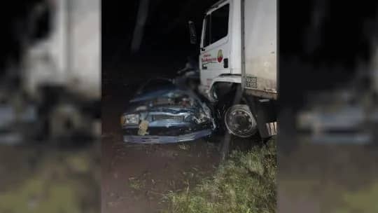 Terrible choque entre un auto y un camión en Luján: hubo siete muertos, tres de ellos menores