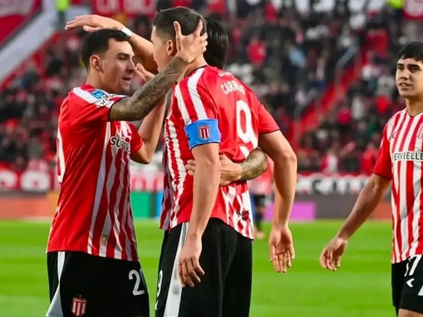 Estudiantes es una aluvión y le gana con autoridad a Defensa en La Plata