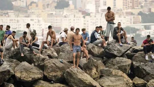Sube a 72 la cifra de migrantes muertos en Ceuta y crece la tensión entre España, Marruecos y UE