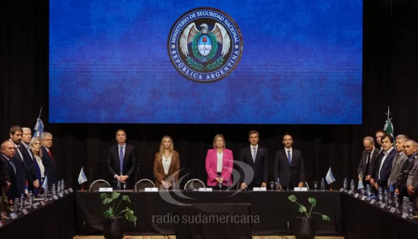 Valdés junto a Karina Milei, Santilli y gobernadores por el fenómeno de El Niño