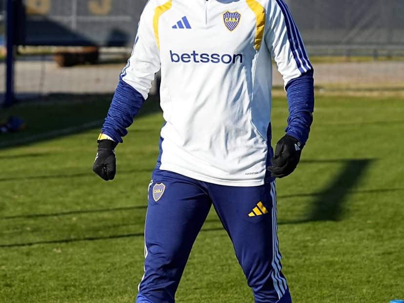 Alivio en Boca: Bareiro evita el quirófano y su regreso empieza a tomar forma
