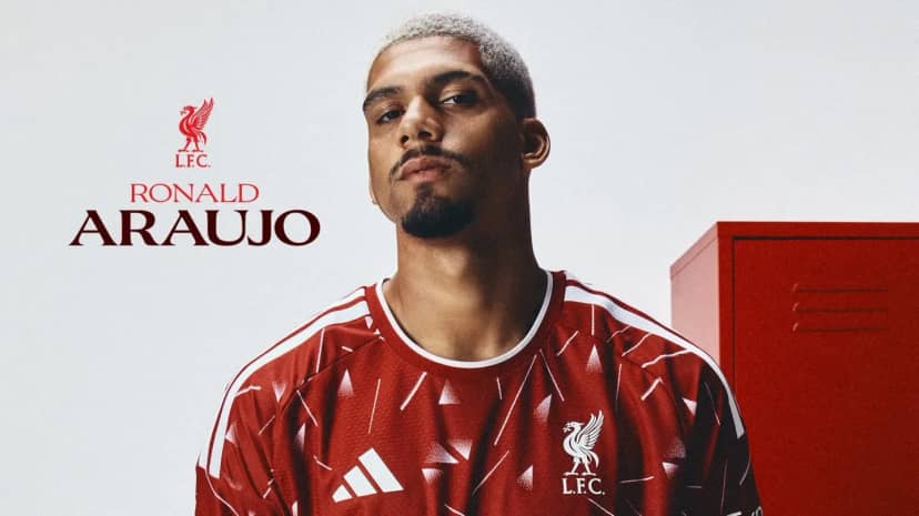Liverpool presentó a Ronald Aráujo como su nuevo refuerzo: "Me levantaba temprano solo para verlo" - TyC Sports