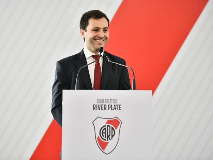 Di Carlo: "Es inadmisible la cantidad de derrotas", los "tres mercados de pases en uno" y el "error" con los apartados de Cantilo