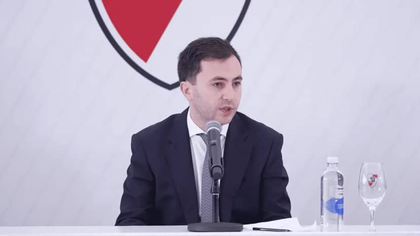 Qué hace Longoria, cuánto pagó River por Almada y más respuestas de Di Carlo - TyC Sports