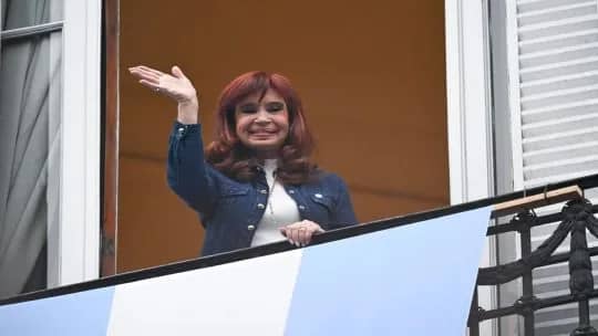 Causa Vialidad: embargan bienes de CFK, incluido San José 1111