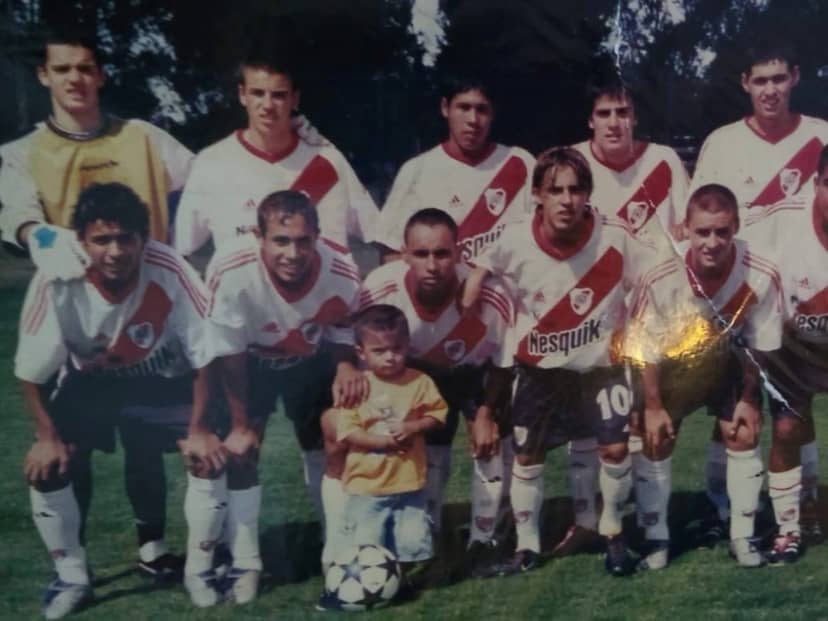 La inédita foto de chico de Thiago Almada dentro del River Camp