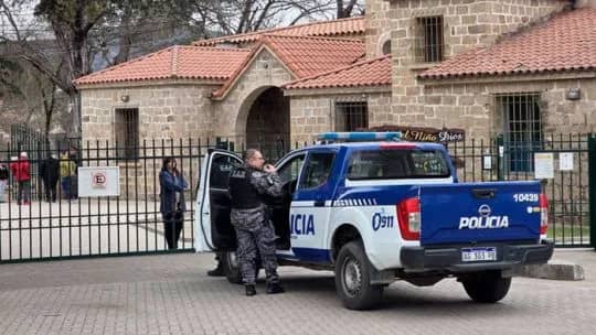 Conmoción en Carlos Paz: encontraron sin vida a un empleado de maestranza en el colegio Niño Dios