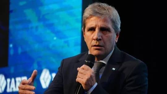 Luis Caputo: "No hay ninguna posibilidad de que Kicillof vuelva a gobernar, hasta él lo sabe"
