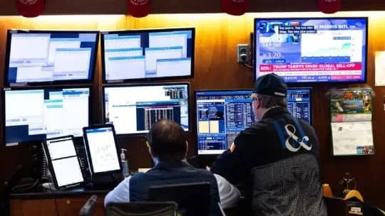 EE.UU. coloca bonos del Tesoro a 10 años con la tasa más alta desde la crisis financiera