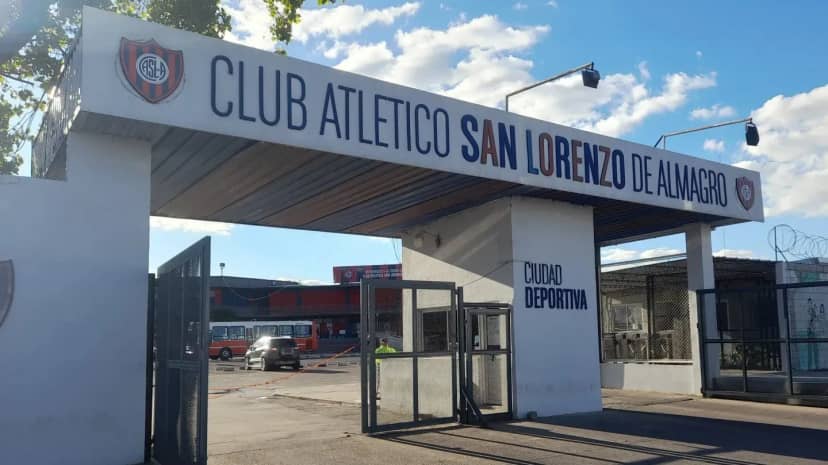 Tensión en San Lorenzo: la barra visitó al plantel durante el entrenamiento - TyC Sports