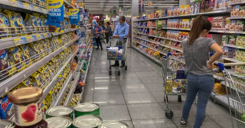 Canasta básica: el INDEC dice que una familia necesitó 1.564.716 pesos en julio para no ser considerada pobre