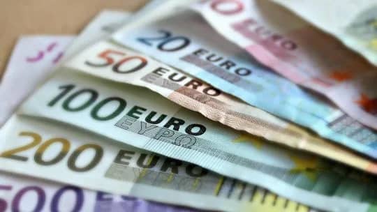 A cuánto cotiza el euro blue hoy, viernes 14 de agosto
