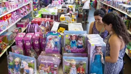 Por qué el Día del Niño llega con fábricas en crisis y ventas en retroceso