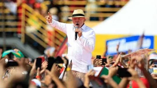 Lula arrancó en pie de guerra: "Invertiremos en defensa para que nadie invada este país para llevarse al presidente..."