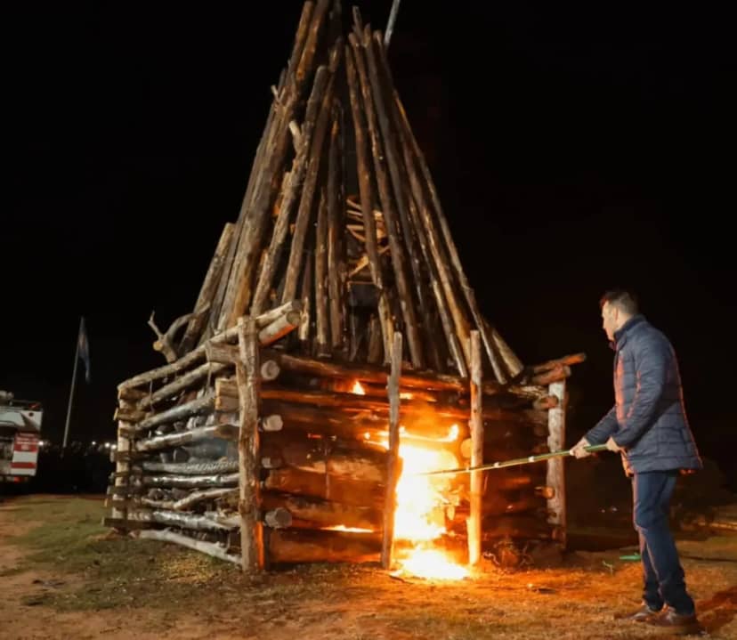 Valdés encendió el fogón y dio inicio al Festival del Guiso
