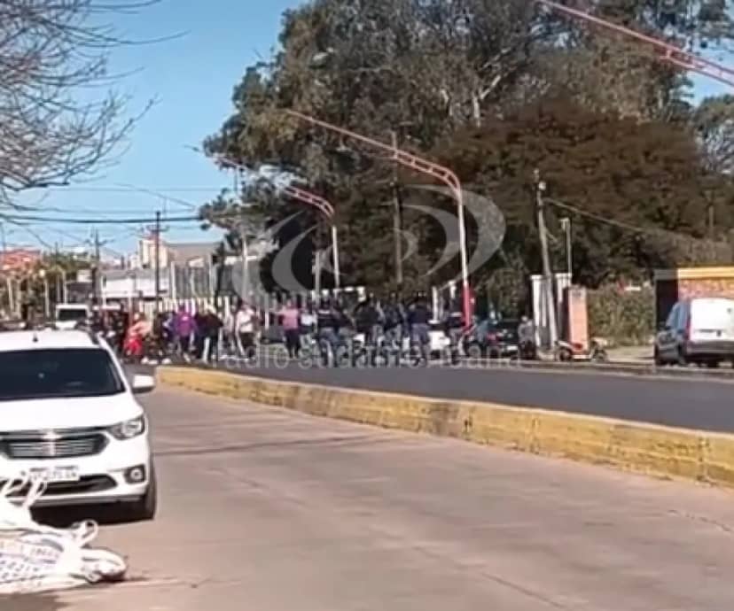 Fuertes incidentes entre hinchas de Chaco For Ever y Sarmiento