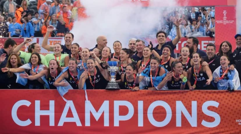 Llegaron a la Argentina Las Leonas tras consagrarse campeonas