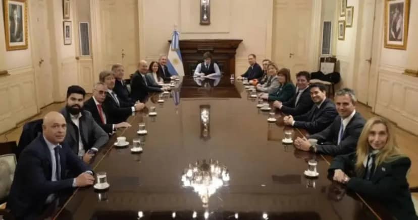 Con eje en los indicadores económicos y la causa Malvinas, Milei reunió a su gabinete