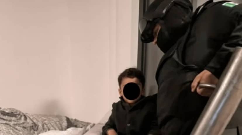 El video que muestra cómo encontraron al nene de 5 años que sobrevivió a la masacre de México