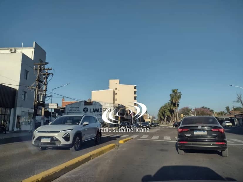 Manejaba ebrio y en zigzag por una avenida: le secuestraron el auto