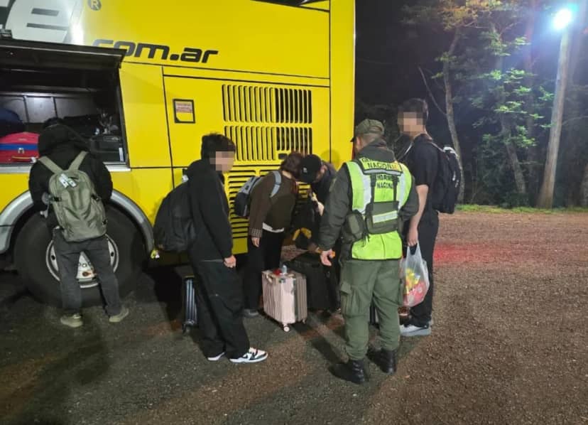 Corrientes: expulsaron ciudadanos chinos en un control de ómnibus