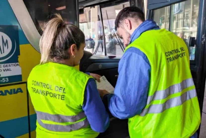 CNRT desafectó un colectivo donde viajaban 13 menores