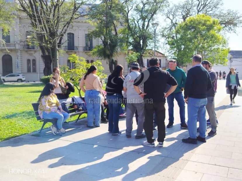 Despedidos de Musimundo pidieron ayuda para pagar servicios