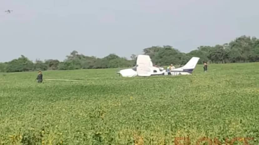 Video: avioneta se estrelló en un campo de Entre Ríos mientras fumigaba