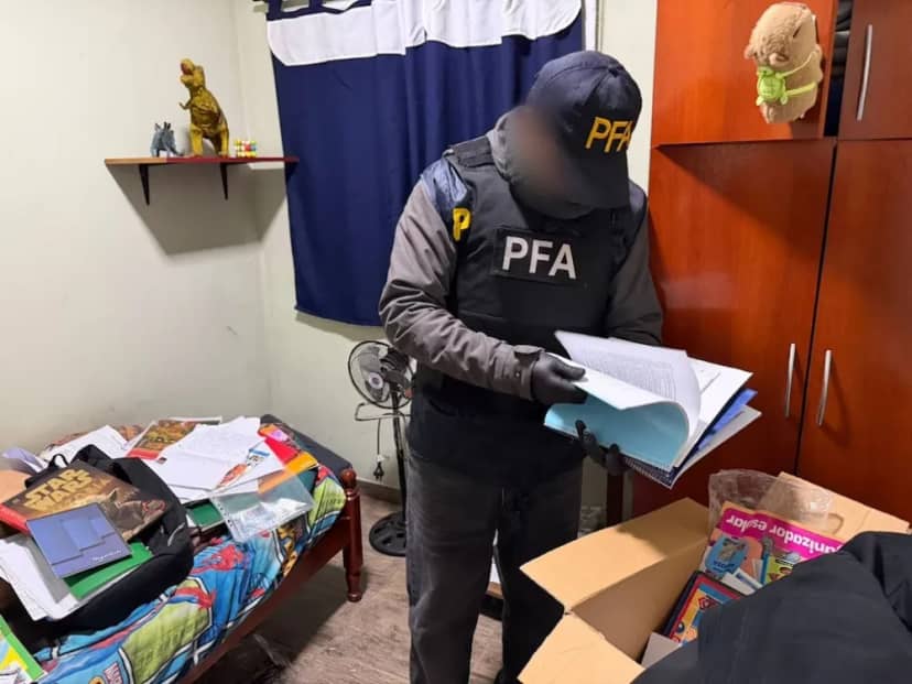 Un chico planeaba matar a sus compañeros, se lo contó a ChatGPT y el FBI lo detectó