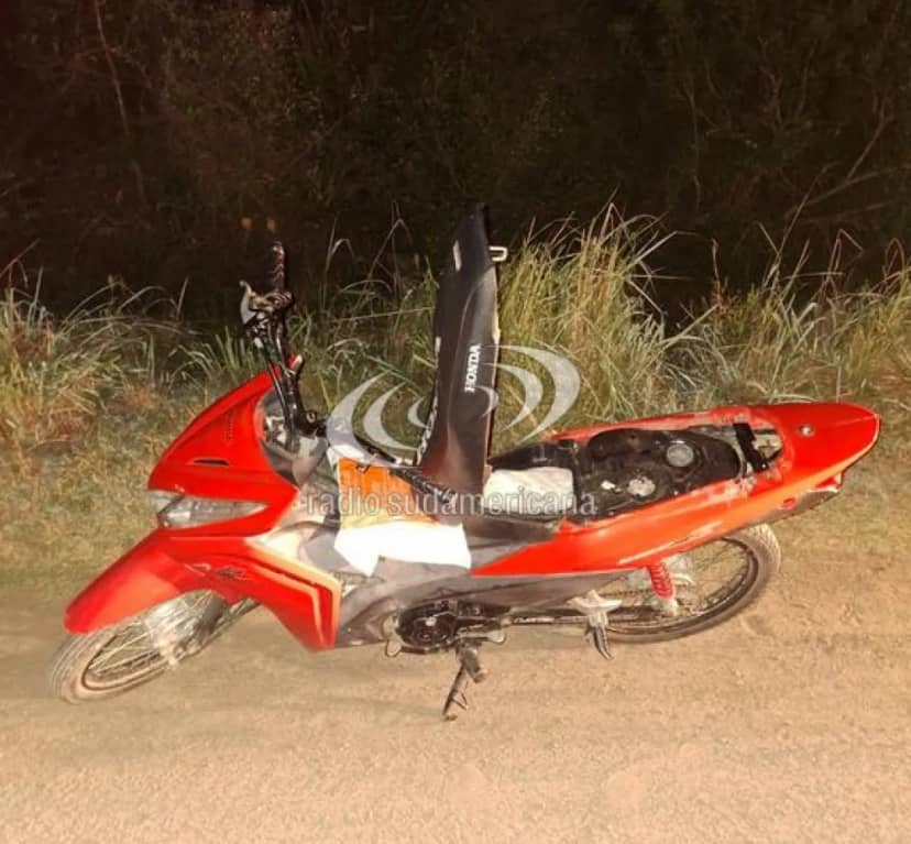 Abandonaron una moto con más de un kilo de marihuana en el baúl