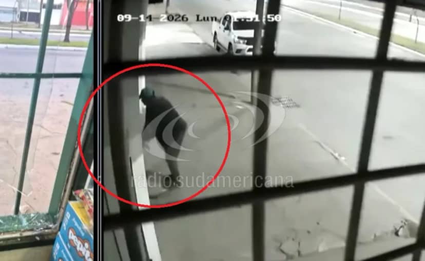 Video: rompió el vidrio de un local y se llevó varias cajas de jugo
