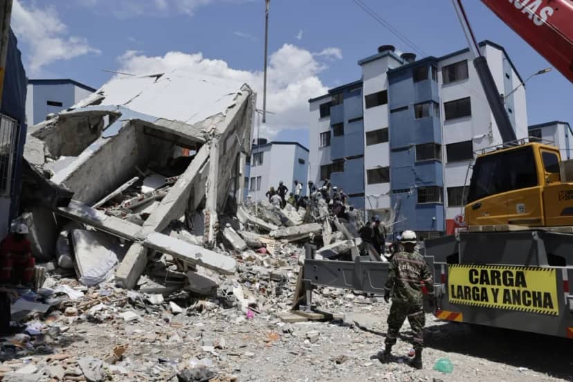 Colombia: comienzan a demoler edificios que quedaron inhabitables