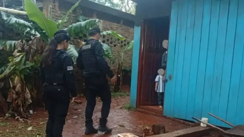 Estoy saturada, no puedo más: cría sola a sus 5 hijos y pidió ayuda a policías