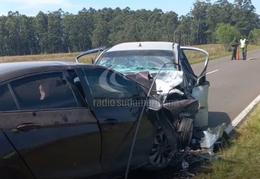 Villa Olivari: trágico choque frontal entre dos autos sobre ruta 12 dejó tres fallecidos