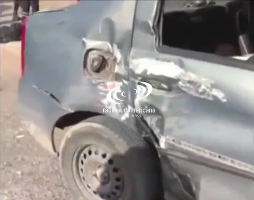Motociclista circulaba a alta velocidad y terminó chocando a un automóvil