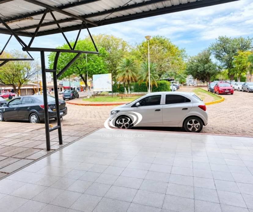 Descontento por la presencia de remises truchos en la Terminal