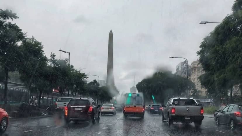 Alerta amarilla por tormentas y granizo en el AMBA y otras ocho provincias: cuándo llueve y a qué hora cambia el clima