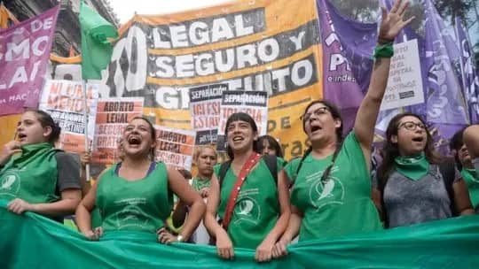 Día de Acción Global por el Aborto Legal: en RDI se repasó el acceso al aborto en Argentina y la historia de la lucha