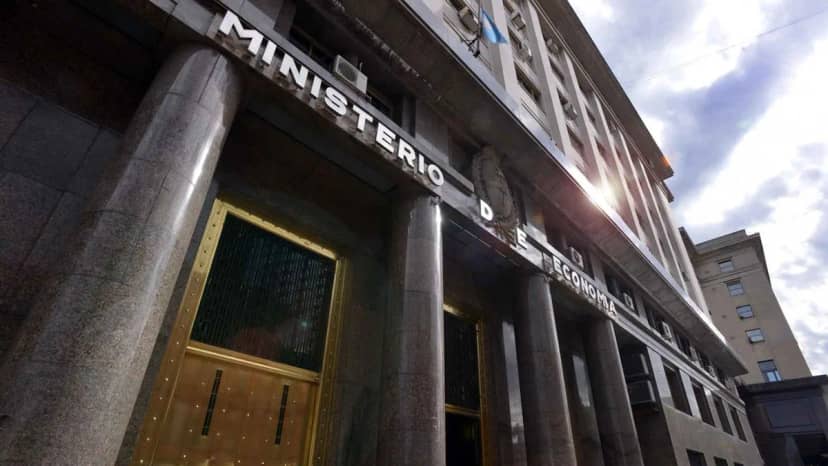 Deuda: Economía logró renovar el 100% de vencimientos en una rueda complicada para los mercados