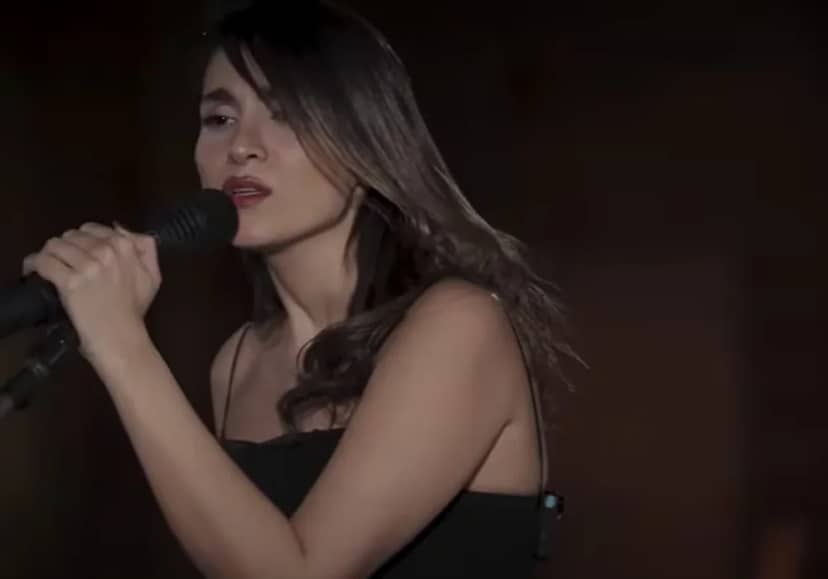Irán confirmó la condena a 74 latigazos a una cantante por realizar un concierto sin velo
