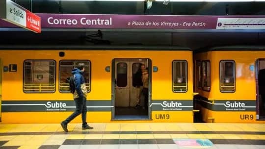 Aumentan el subte, los colectivos y los peajes porteños: cómo queda el boleto mínimo