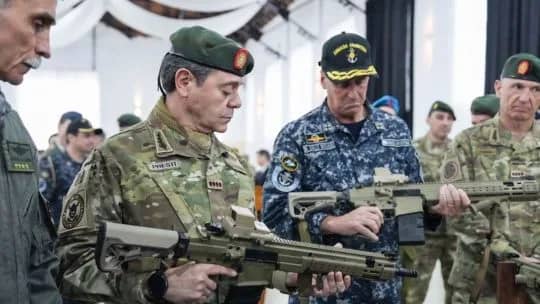 F-16, fusiles y tanques: las Fuerzas Armadas avanzan con la incorporación de nuevo equipamiento militar