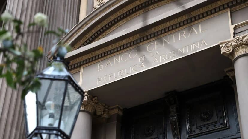 El BCRA compró u$s160 millones, un máximo desde julio, pero registró el peor saldo mensual del año