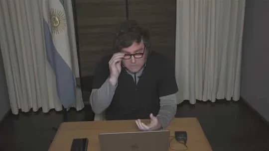Milei sobre Bregman y Kicillof: “Mi rival soy yo mismo” y “Es casi insultante tener que debatir con un comunista”