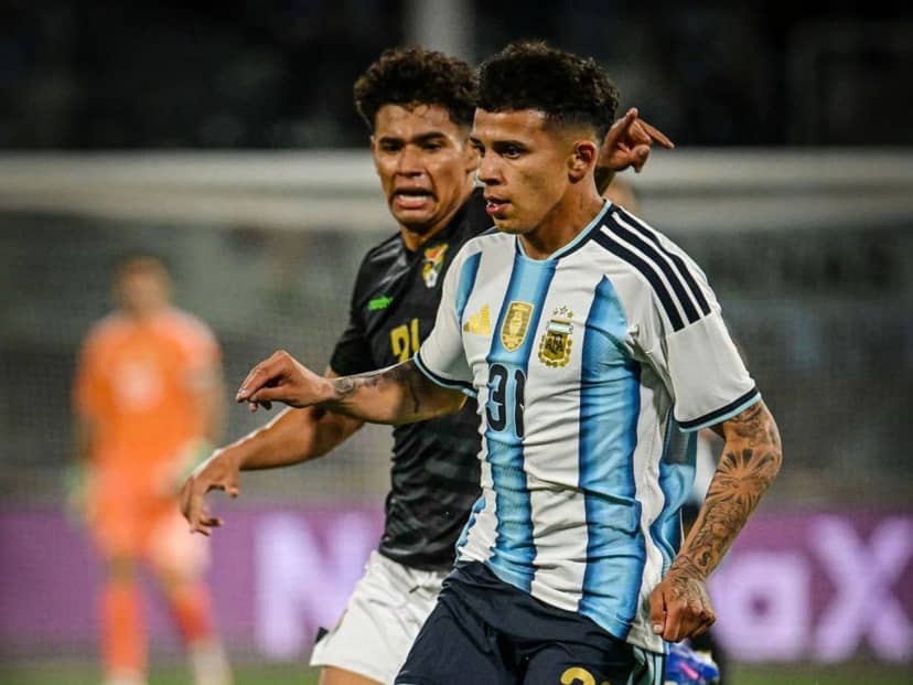 La emoción de Leo Flores por su debut: el pedido de Scaloni, el consejo de Paredes y "esto lo soñé de chiquito"