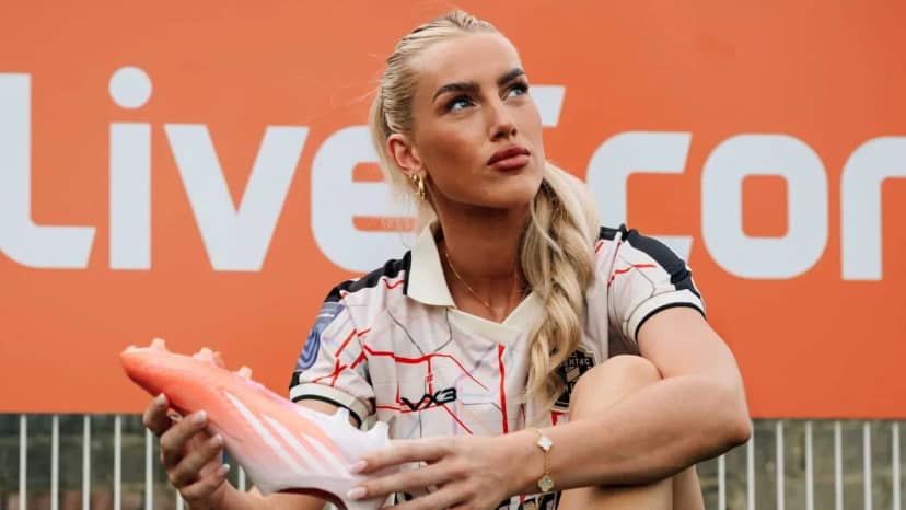 Kelci, futbolista y pareja de Senesi, rescindió tras solo dos meses: la curiosa teoría en Inglaterra - TyC Sports